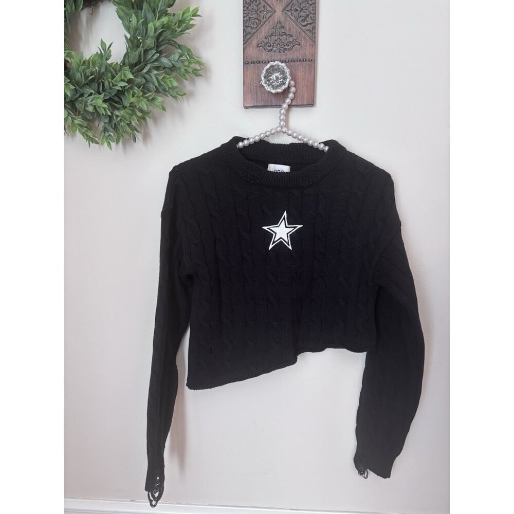 NWT BDG Urban Outfitters Size XS Black Cable Knit Sweater Star Applique Cropped